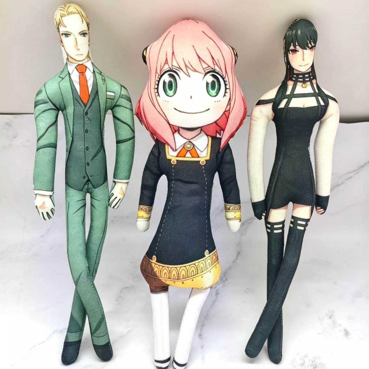 Anime Cosplay Yor Forger - スパイファミリーぬいぐるみ アーニャ・ロイド・ヨル・フォージャー 面白いポーズ ソフトぬいぐるみ ワイヤー入り骨格 面白くて可愛いおもちゃ