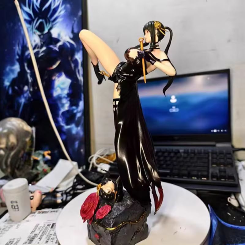 Anime Cosplay Yor Forger - スパイファミリー ヨル・フォージャー アニメ アクションフィギュア - 美少女バトルポーズ
